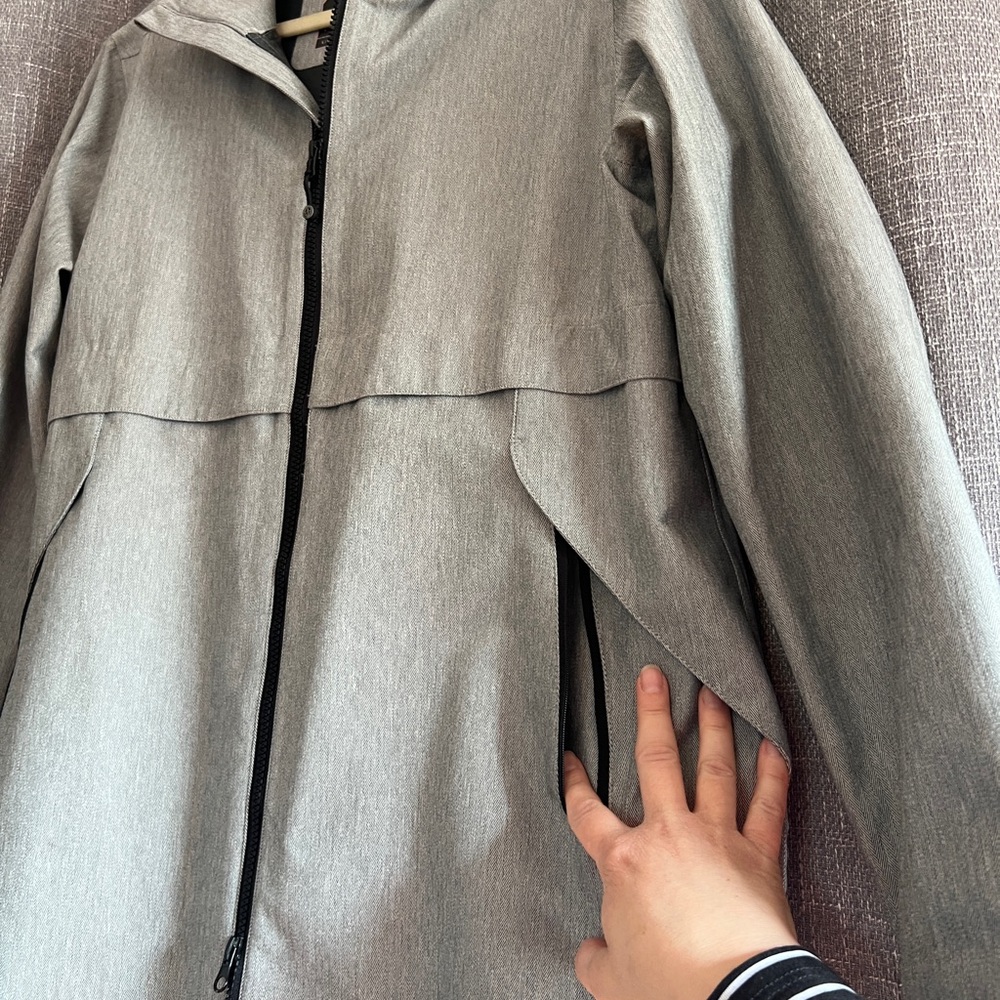 Mondetta brand tailored gray hooded women's zippered raincoat - size Large - Picture 3 of 16